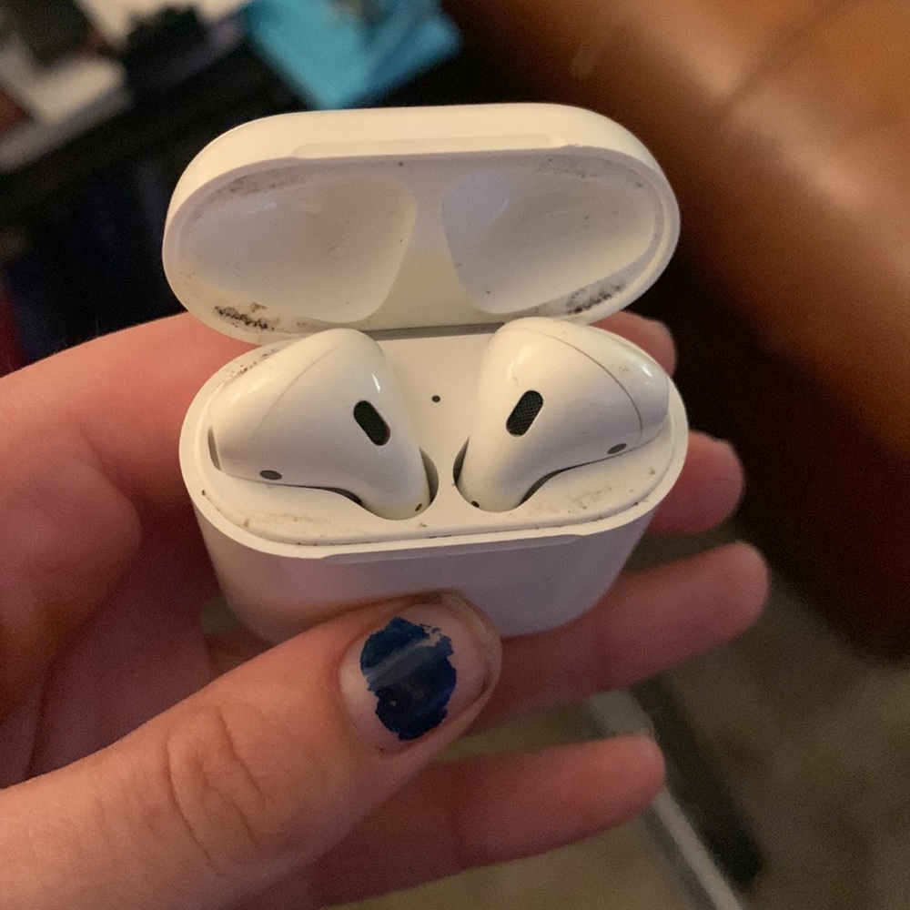 AirPod case - Picture 3 of 3